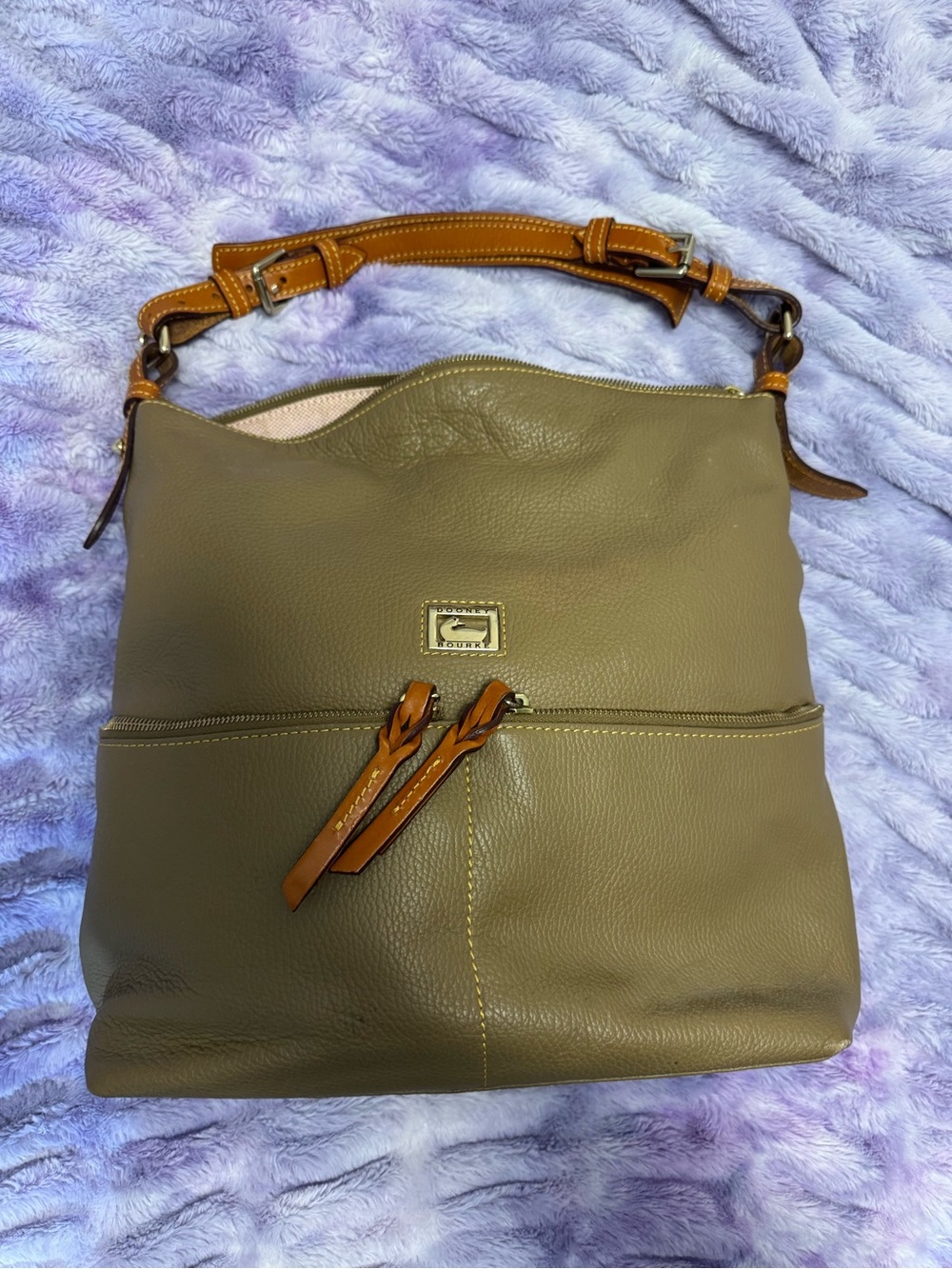 Dooney & Bourke Dillen Medium Pocket Sac, like new